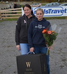 Malin Martinsson tar emot pris för tränarchampionatet